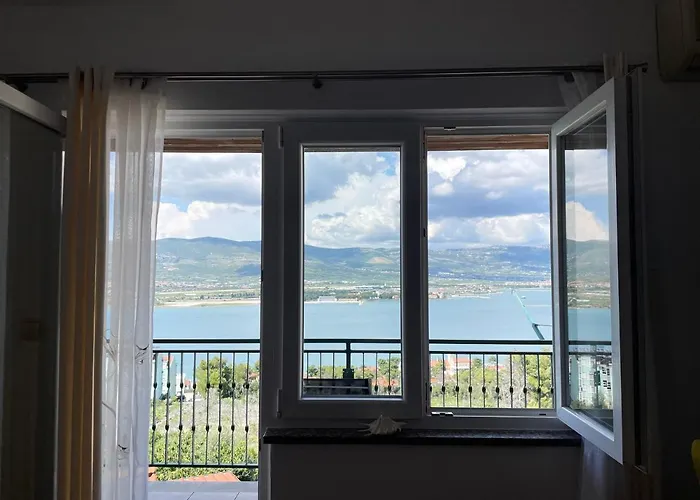 Arija Τρογκίρ